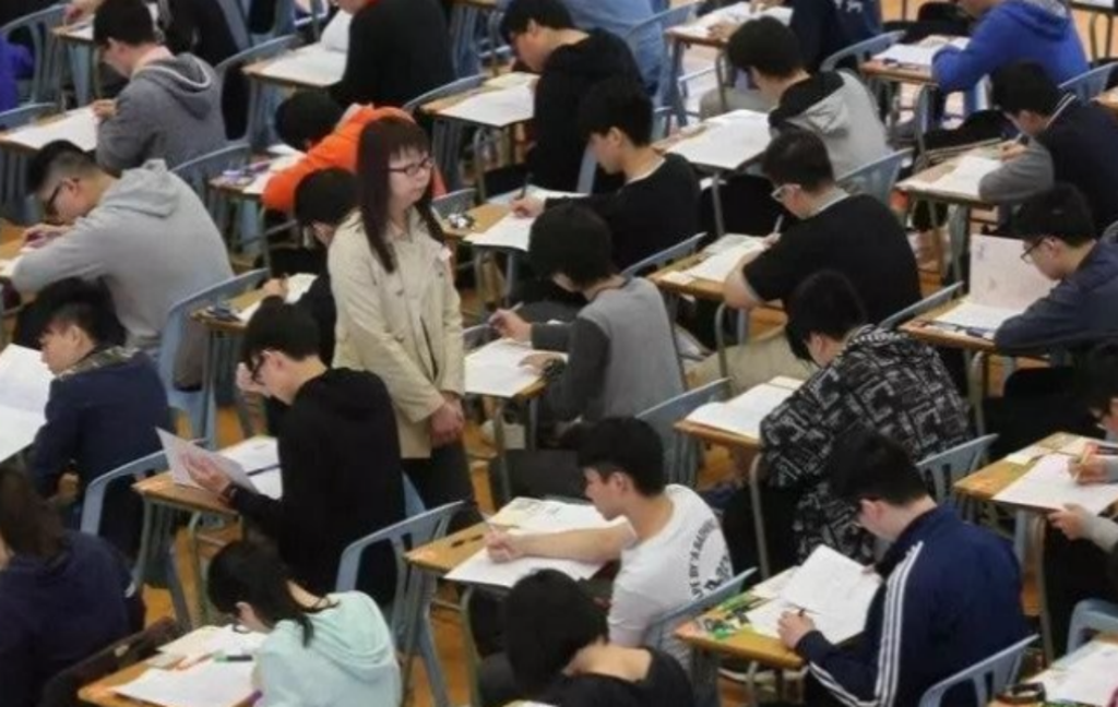 2026年要不要送孩子去香港插班？看完这些条件再决定！