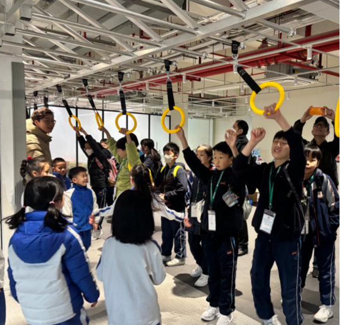 小学生去香港插班,内地转学去香港何时申请、如何准备?2026年超全面攻略