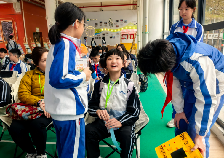 小学生去香港插班,内地转学去香港何时申请、如何准备?2026年超全面攻略