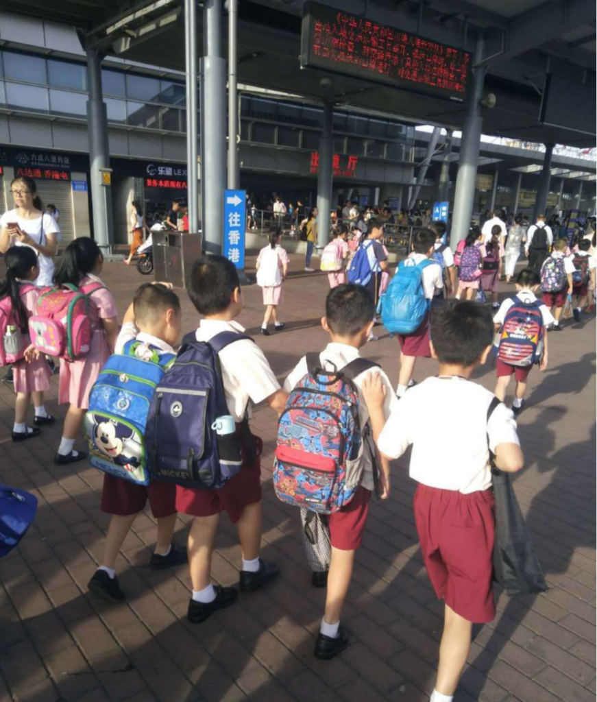 深圳跨境学童的真实日常:每天两小时通勤,到底值不值得