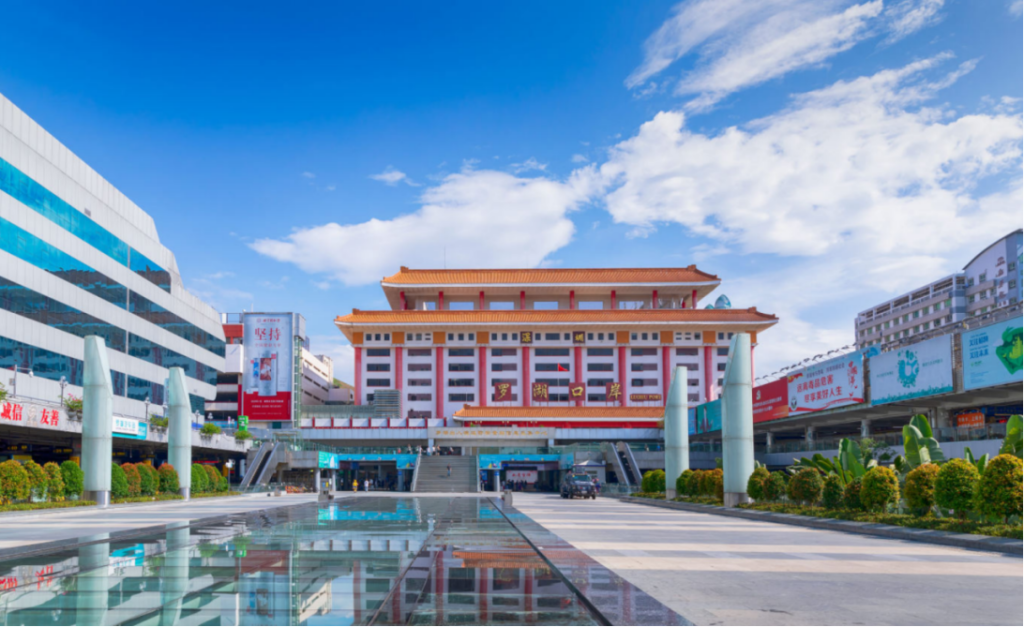 深圳跨境学童的真实日常:每天两小时通勤,到底值不值得
