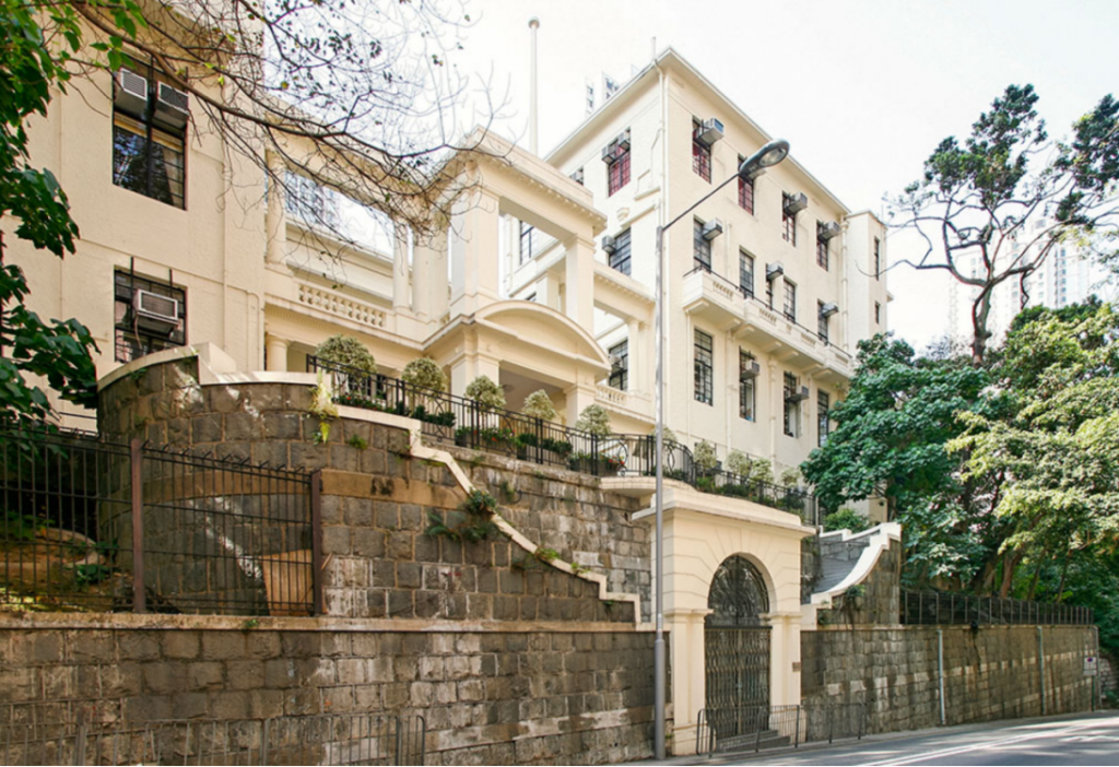 新港家庭香港插班全攻略：刚拿身份，第一步该做什么