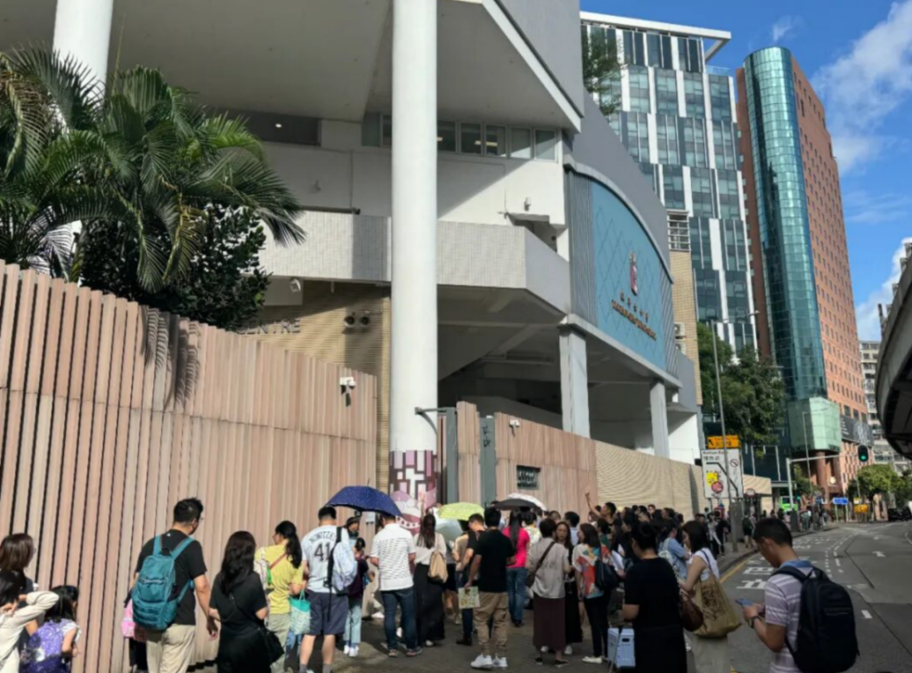 深圳跨境学童的真实日常：每天两小时通勤，到底值不值得
