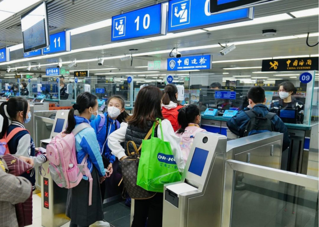 深港跨境上学全攻略:通勤方式、过关技巧、时间管理