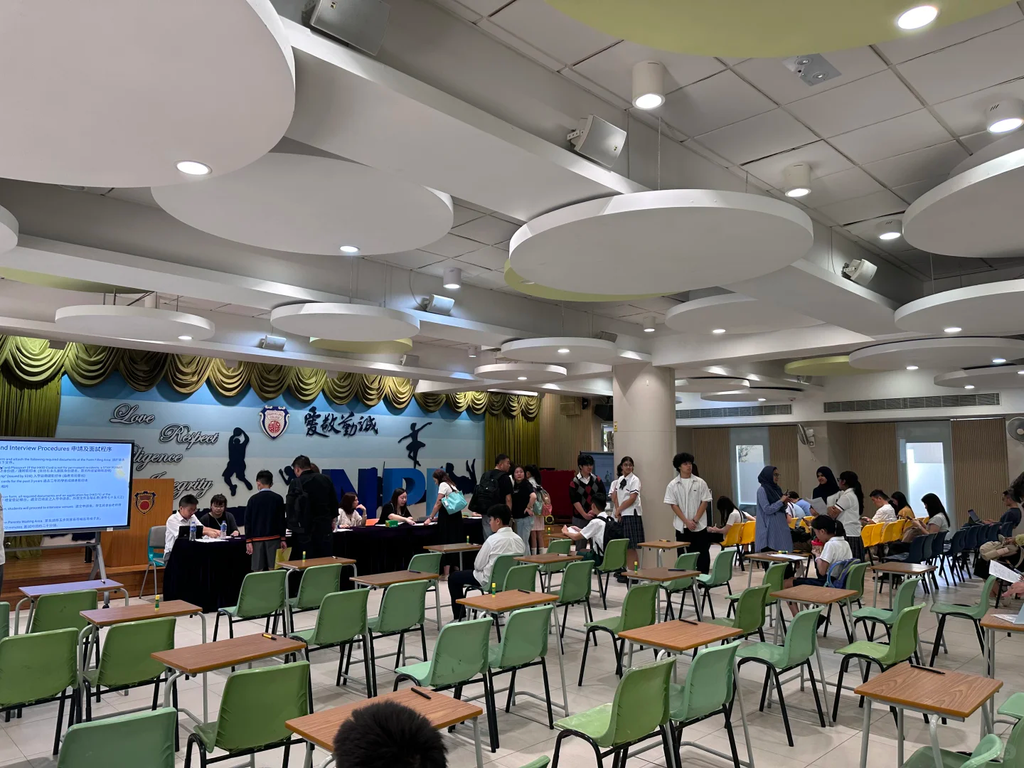 二胎妈妈吵翻:来香港读书,到底选官津、直资还是国际学校?