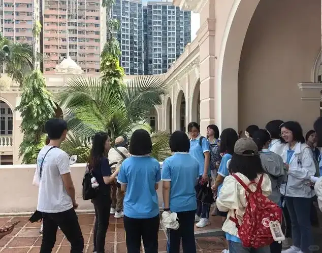 香港读书轻松？别被快乐教育骗了，真实的一天是这样的